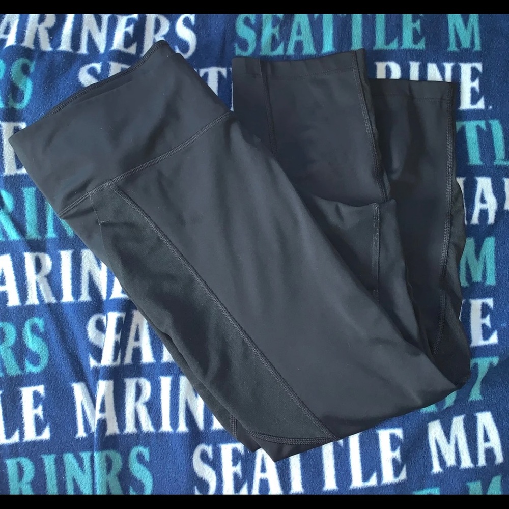 Nike Cropped Leggings with Pockets